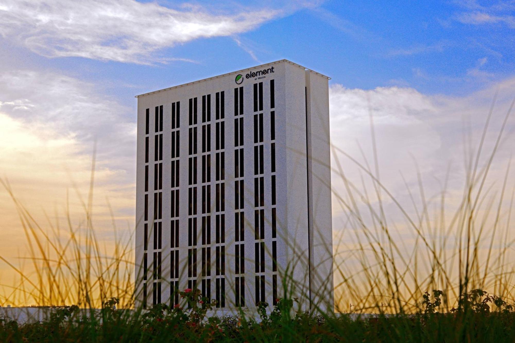Element Me'Aisam, Dubai Hotel Exterior photo